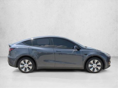 Used 2022 Tesla Model Y Long Range AWD/4WD image 4