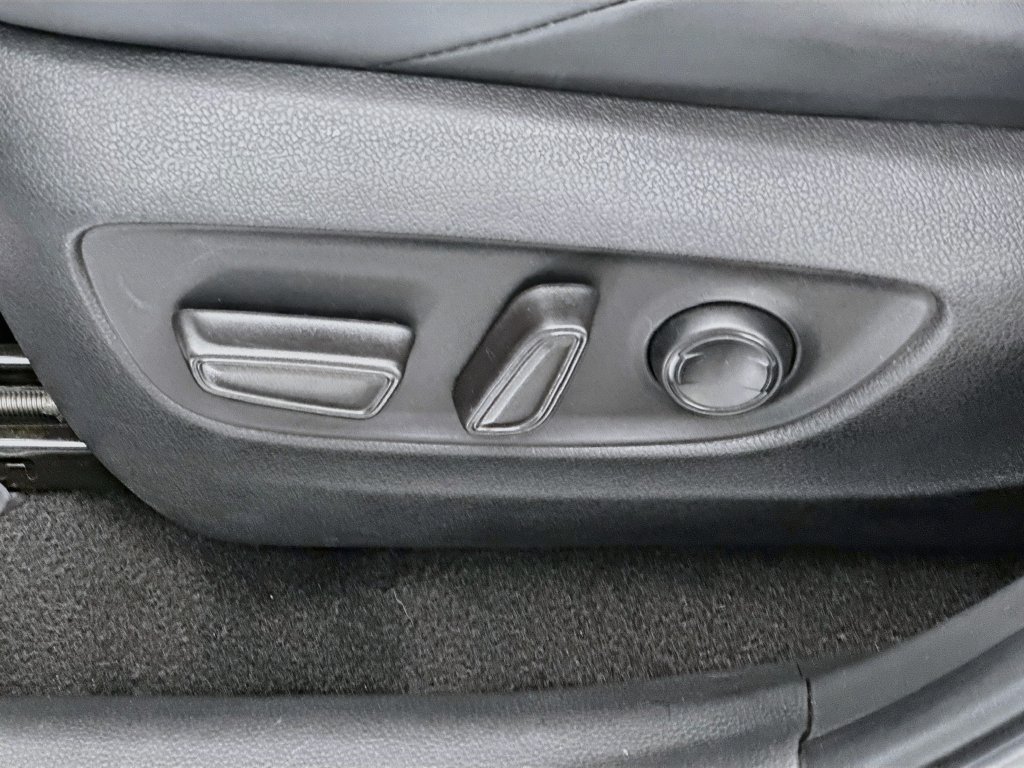 Used 2024 Toyota RAV4 XSE AWD/4WD image 25