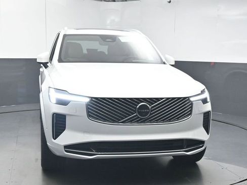 Used 2026 Volvo XC90 B6 Ultra image 3