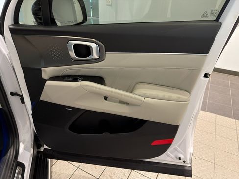 Used 2021 Kia Sorento SX image 27