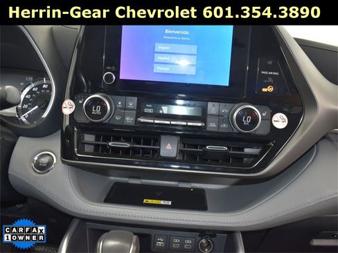 Used 2023 Toyota Highlander XLE image 32