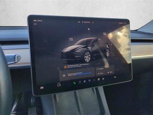 Used 2024 Tesla Model Y Long Range image 10