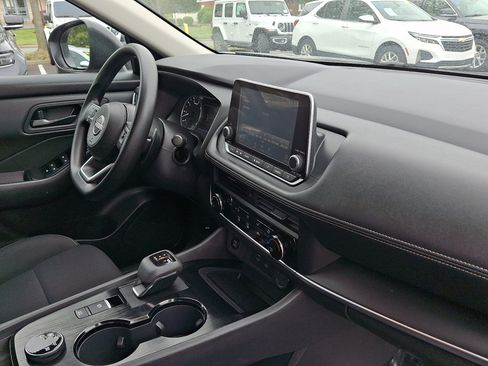 Used 2024 Nissan Rogue S AWD/4WD image 12
