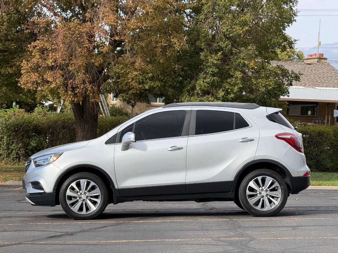 Used 2017 Buick Encore Preferred AWD/4WD image 2