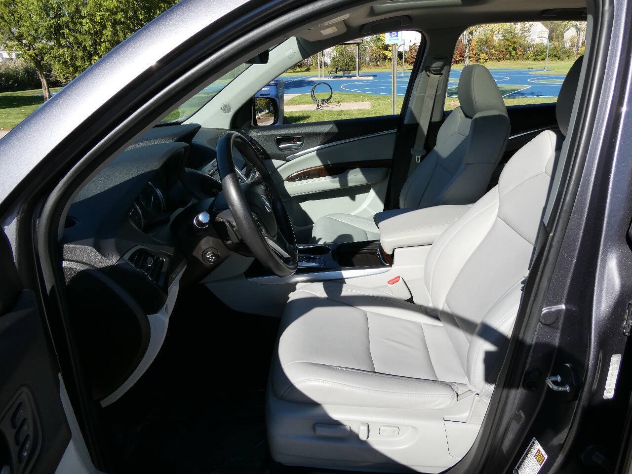 Used 2018 Acura MDX SH-AWD image 9