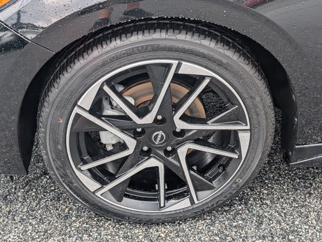 Used 2025 Nissan Sentra SR FWD image 13