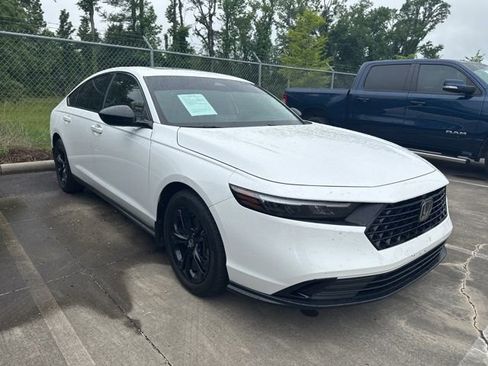 Used 2025 Honda Accord SE image 2