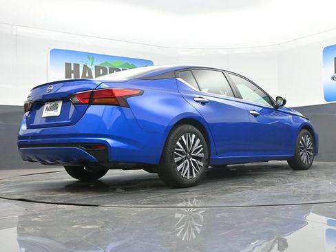 Used 2025 Nissan Altima 2.5 SV FWD image 20
