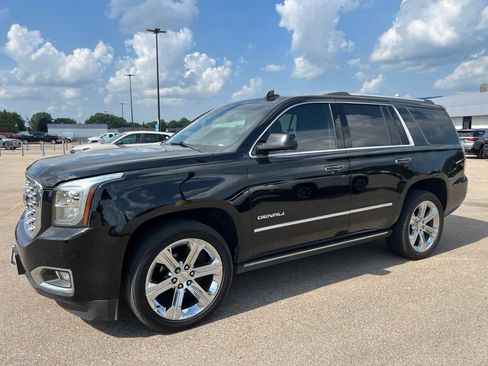 Used 2018 GMC Yukon Denali w/ Denali Ultimate Package AWD/4WD image 9