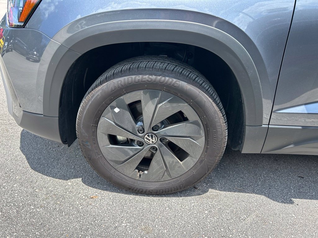 Certified 2025 Volkswagen Taos S FWD image 49
