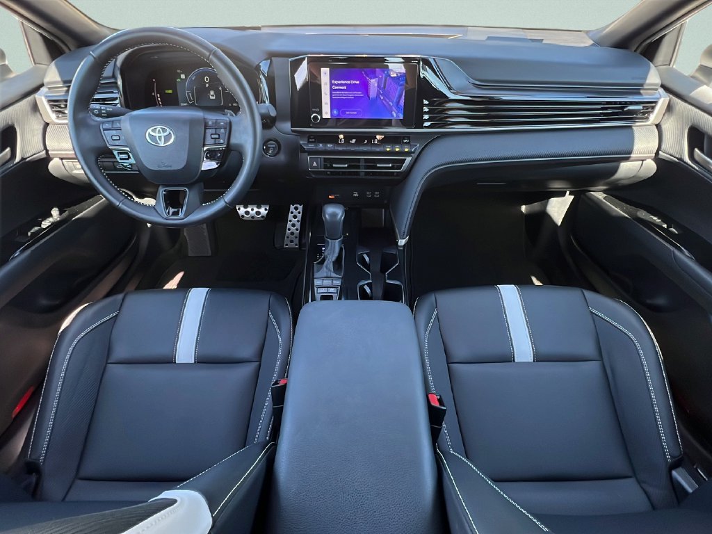 Used 2025 Toyota Camry SE FWD image 10