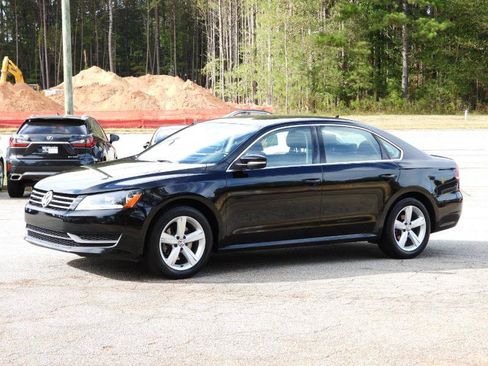 Used 2014 Volkswagen Passat 1.8T SE image 12