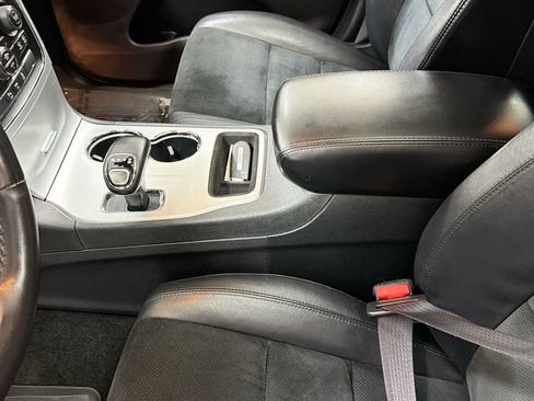 Used 2015 Jeep Grand Cherokee Altitude AWD/4WD image 23