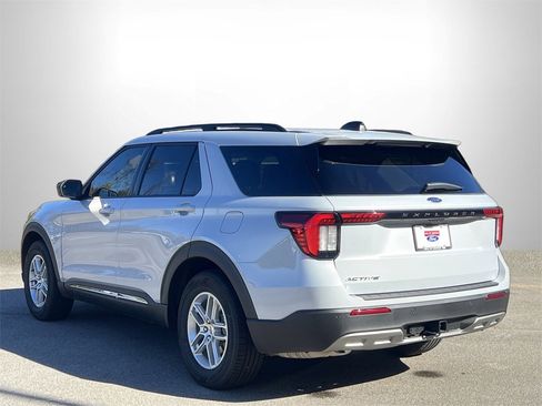 New 2025 Ford Explorer Active w/ Active Comfort Package image 24