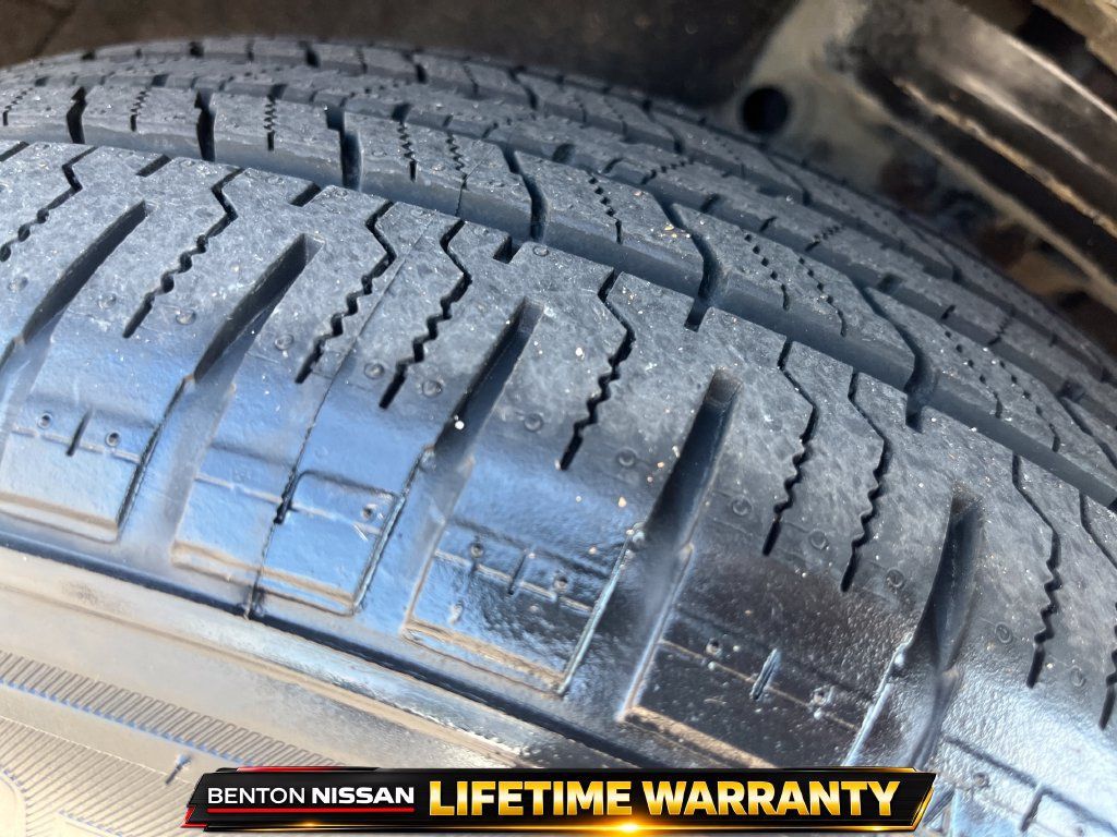 Used 2018 Chevrolet Equinox LT FWD image 12