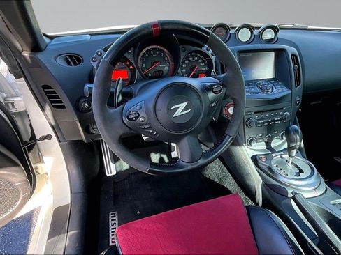 Used 2015 Nissan 370Z NISMO image 5