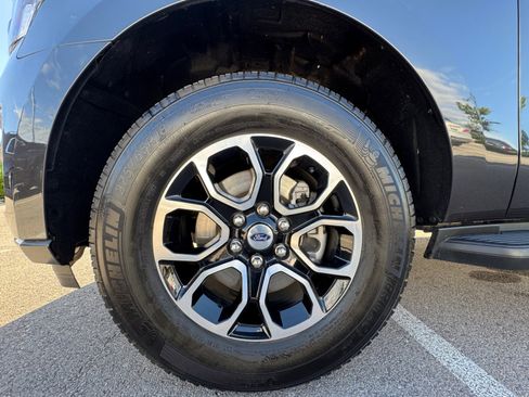 Used 2024 Ford Expedition XLT AWD/4WD image 25