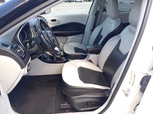Used 2018 Jeep Compass Limited w/ Navigation Group AWD/4WD image 5