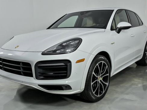 Used 2019 Porsche Cayenne E-Hybrid image 6