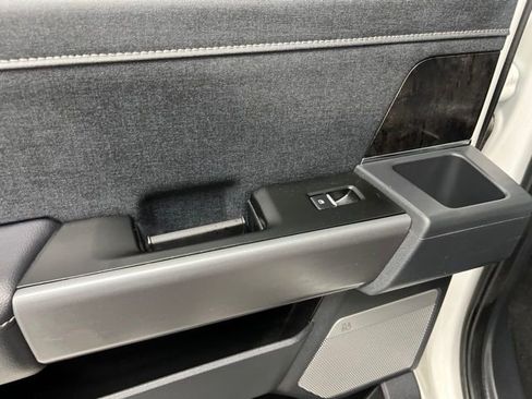 Used 2025 Ford F350 Lariat w/ Black Appearance Package image 43