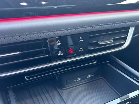 New 2026 Volkswagen Atlas Peak Edition AWD/4WD image 17
