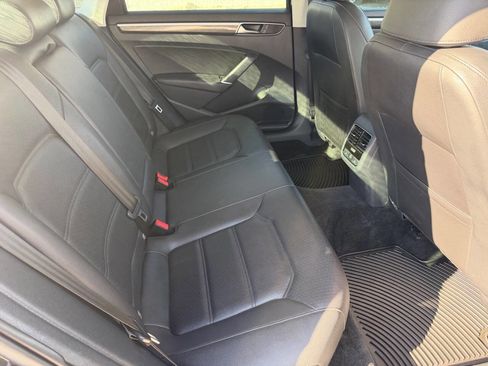 Used 2017 Volkswagen Passat 1.8T SE image 18