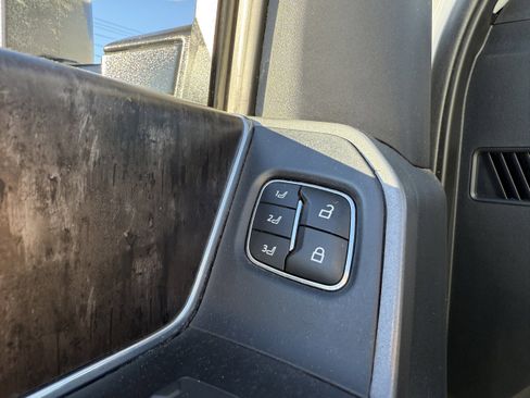 Used 2023 Ford F250 Lariat w/ Lariat Ultimate Package image 17