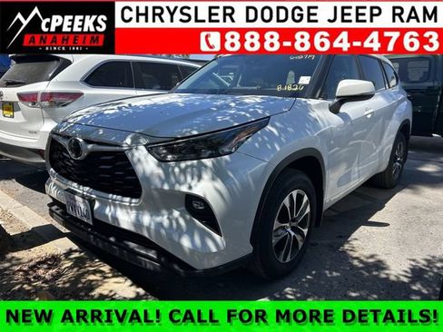 Used 2026 Toyota Highlander XLE AWD/4WD image 1