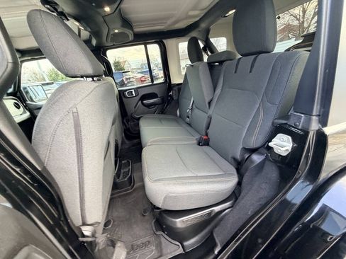 Used 2024 Jeep Wrangler Unlimited w/ Convenience Group AWD/4WD image 30