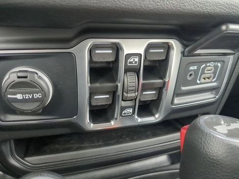 New 2025 Jeep Wrangler Unlimited Sport image 28