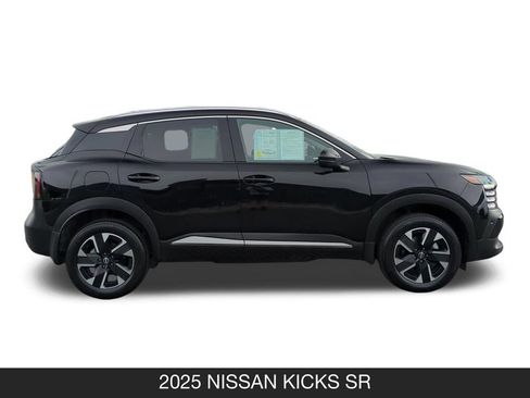 Used 2025 Nissan Kicks SR FWD image 6