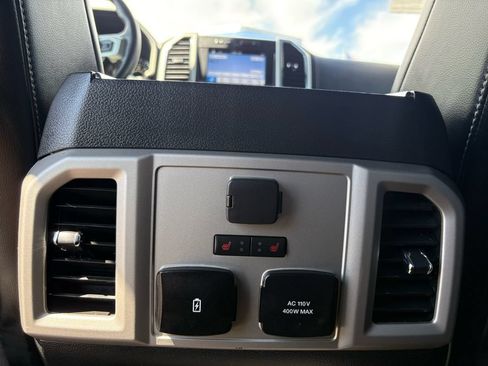 Used 2018 Ford F150 Lariat w/ Equipment Group 502A Luxury AWD/4WD image 40