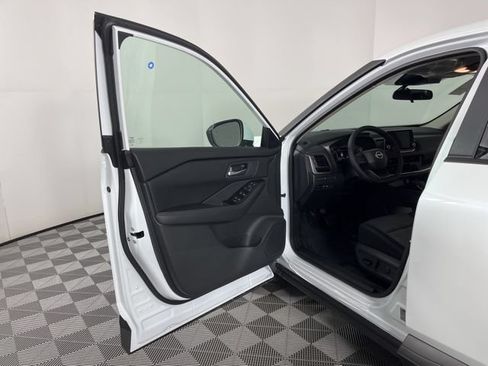 New 2026 Nissan Rogue SV FWD image 17