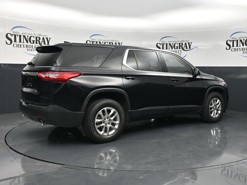Used 2021 Chevrolet Traverse LS w/ LPO, Blackout Package FWD image 9