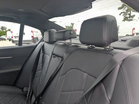 Used 2025 BMW 530i image 16