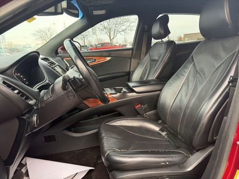 Used 2018 Lincoln MKX Reserve w/ Lincoln MKX Climate Package image 24