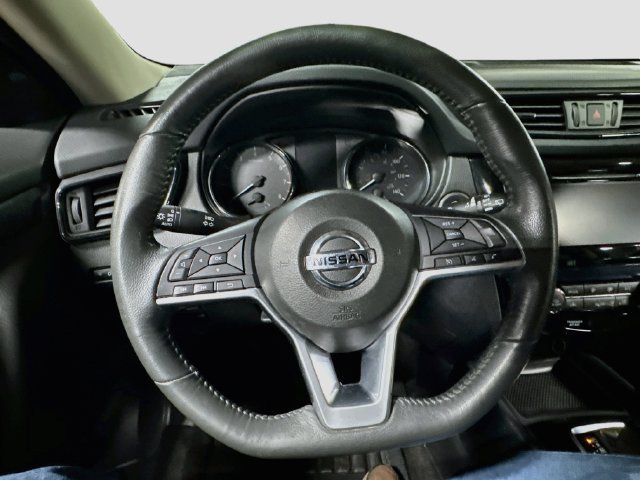 Used 2018 Nissan Rogue SV AWD/4WD image 11