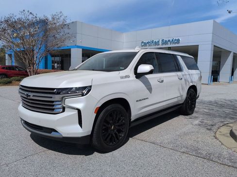 Used 2023 Chevrolet Suburban High Country AWD/4WD image 4