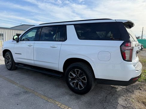Used 2023 Chevrolet Suburban Z71 w/ Luxury Package image 17