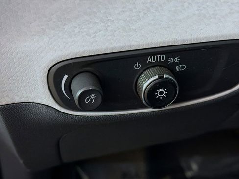 Used 2018 Chevrolet Bolt LT image 27