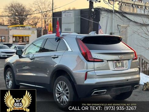 Used 2024 Cadillac XT4 Premium Luxury image 4