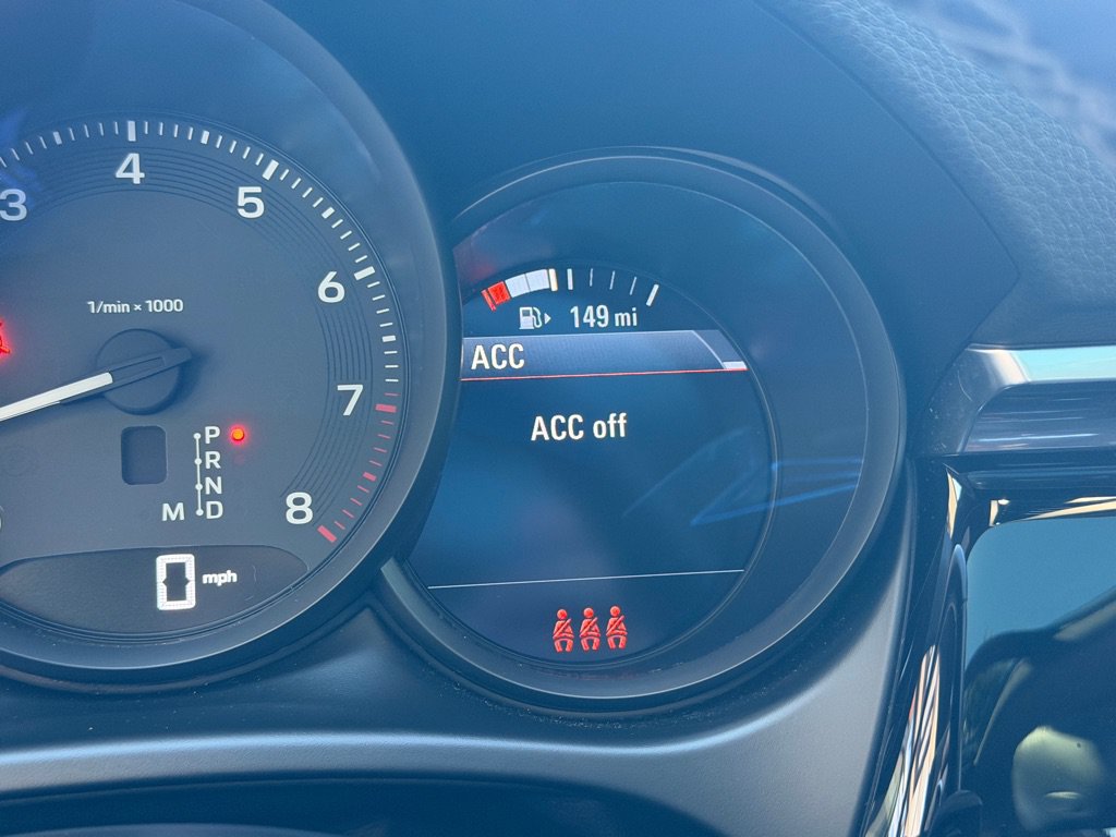 Used 2023 Porsche Macan AWD/4WD image 31