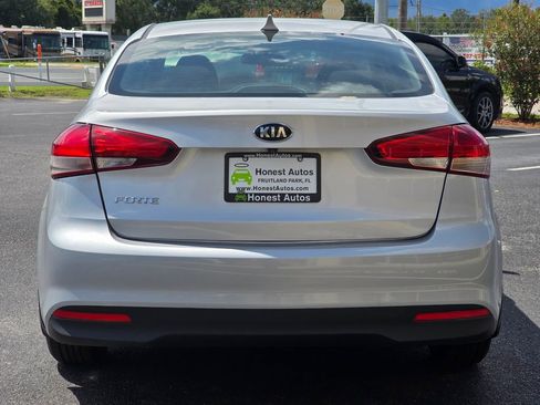Used 2018 Kia Forte LX image 6
