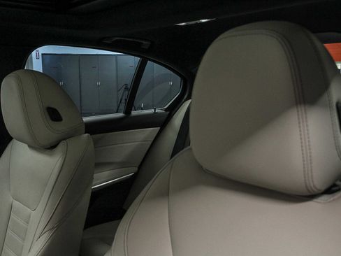 Used 2022 BMW 330e xDrive w/ Premium Package image 25