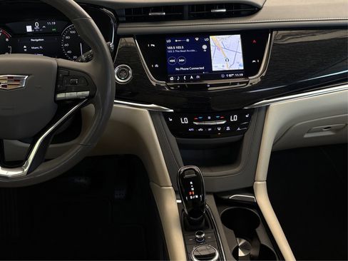 Used 2020 Cadillac XT6 Premium Luxury image 16