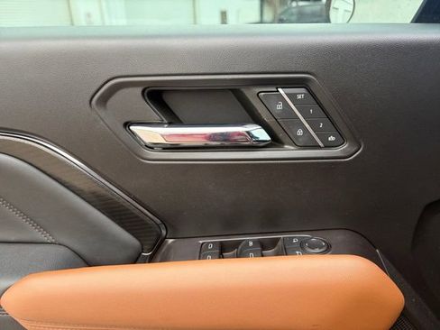 Certified 2023 GMC Canyon AT4 w/ AT4 Premium Package AWD/4WD image 4