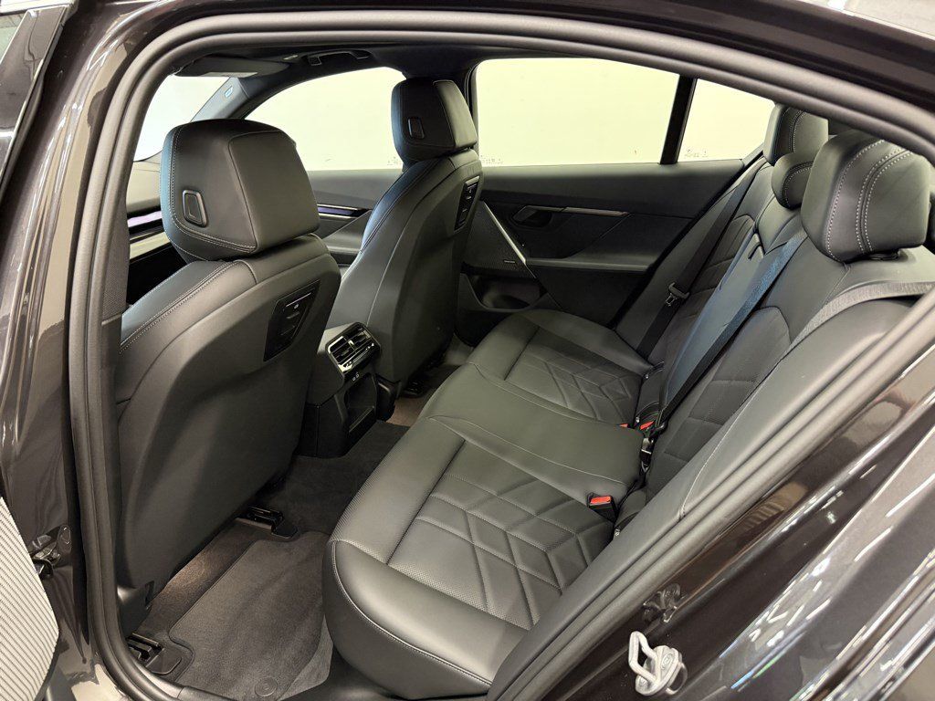 Used 2024 BMW 540i xDrive AWD/4WD image 7