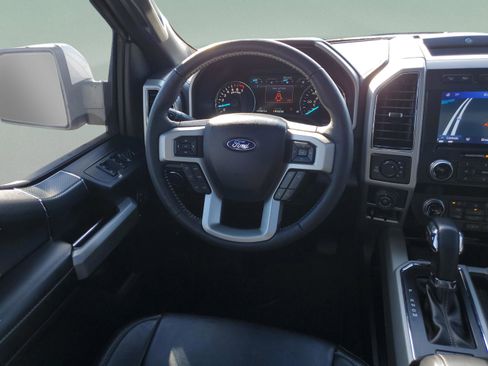 Used 2020 Ford F150 Lariat w/ Equipment Group 502A Luxury AWD/4WD image 9