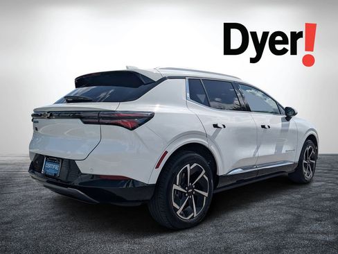 Certified 2025 Chevrolet Equinox EV LT w/ Convenience Package image 3