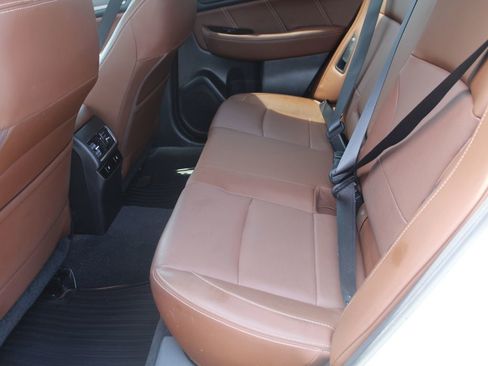 Used 2017 Subaru Outback 3.6R Touring w/ Popular Package #5A AWD/4WD image 5